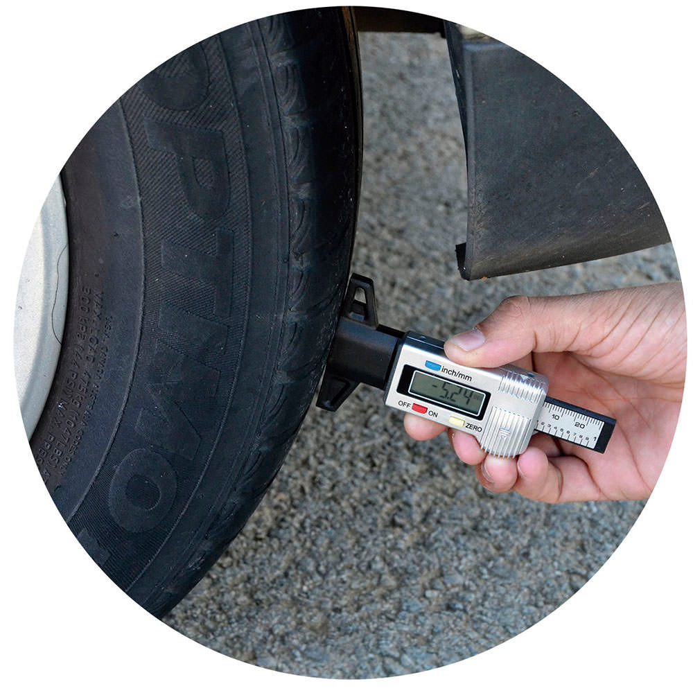 DIGITAL TYRE TREAD DEPTH GAUGE