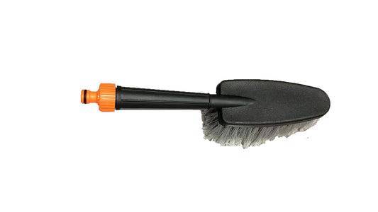 Washing brush with water connection